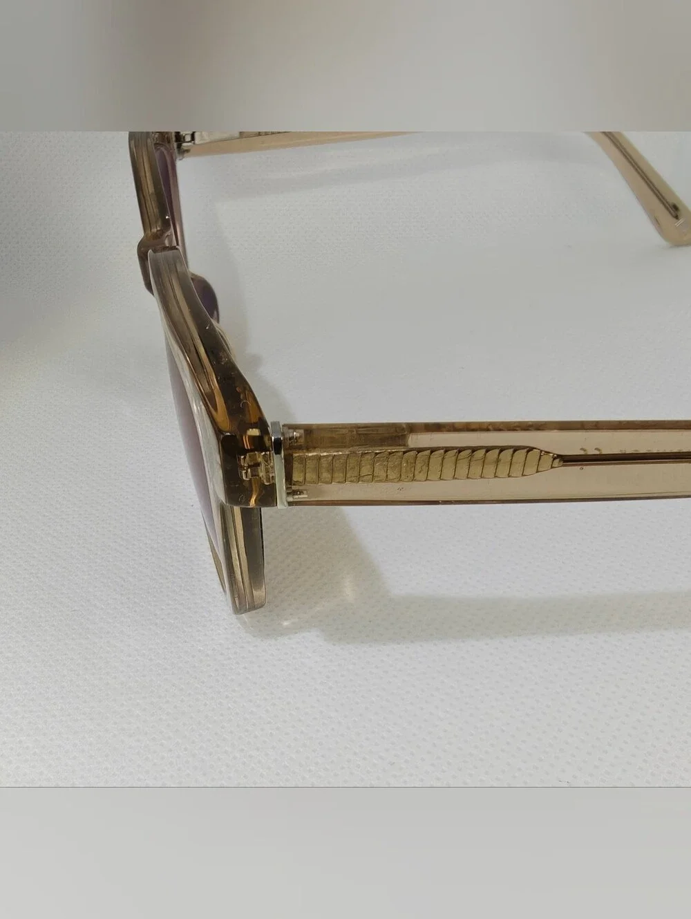 RFLKT. Lighthouse. Classic Transparent Beige. Rounded Square as Eyewear.